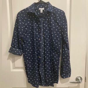 Bar III Men’s navy long sleeve button-down with paper plane print, Small.